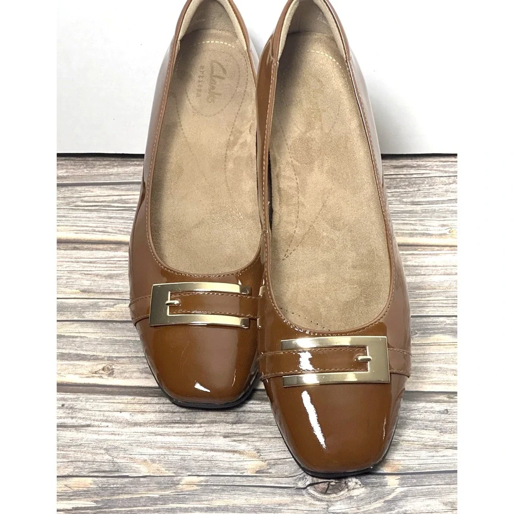Clarks Patent Leather Artisan Flats Brown Women's‎ 9.5 M